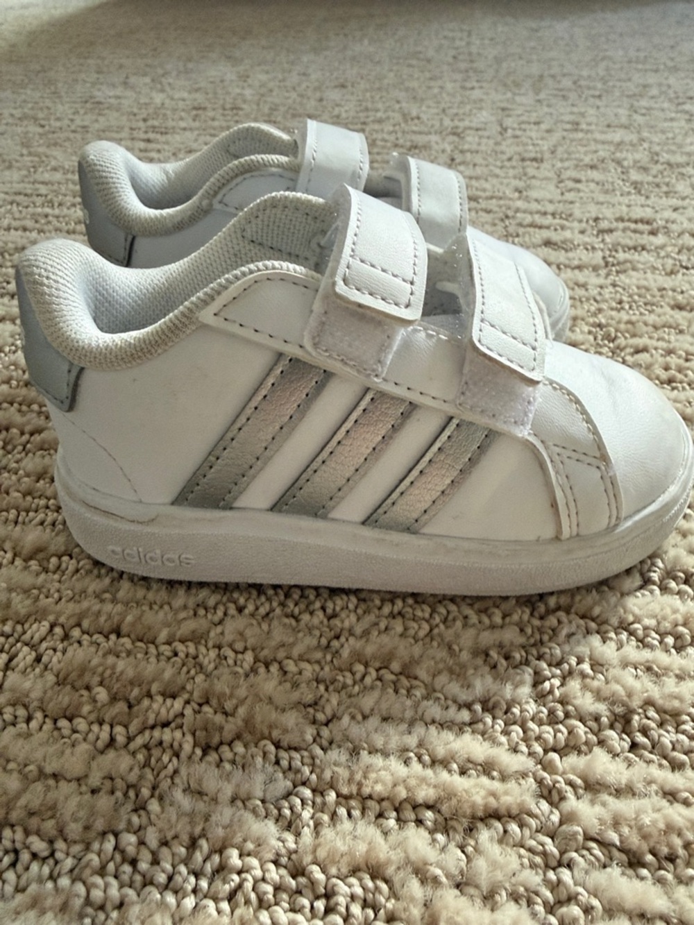 Adidas Toddler Size 5.5 White and Silver Velcro Sneakers